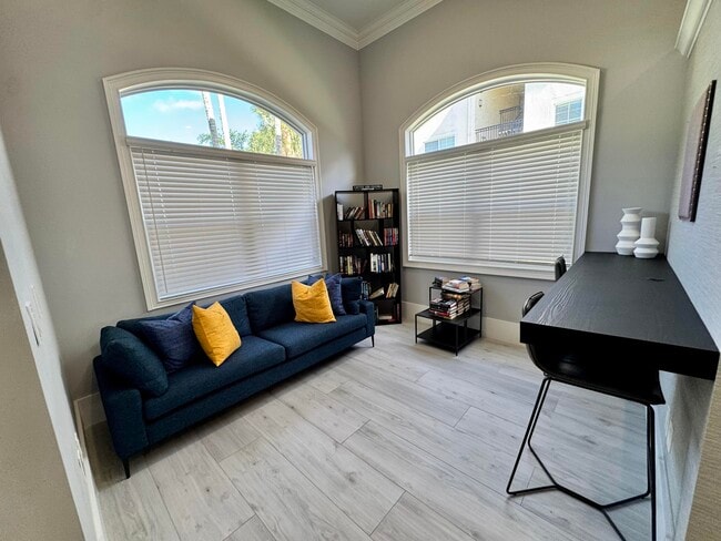 Building Photo - 9857 Baywinds Blvd