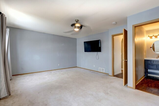 Building Photo - East Anchorage Home Near Trails & Parks; W/D in unit, Garage, Fenced Yard; Quick Access to JBER