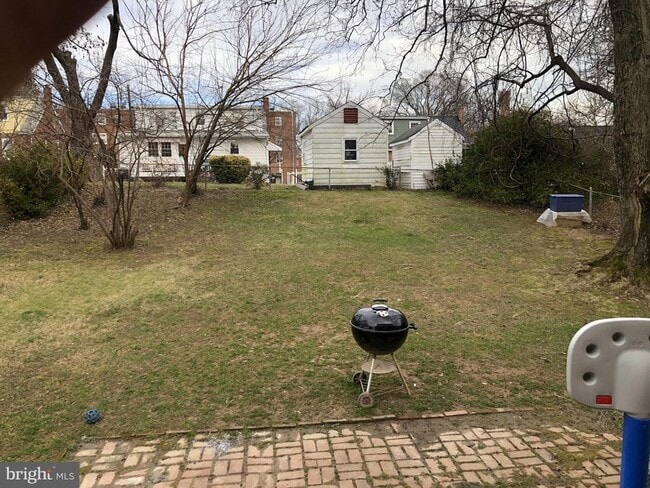 Building Photo - 10119 Greeley Ave