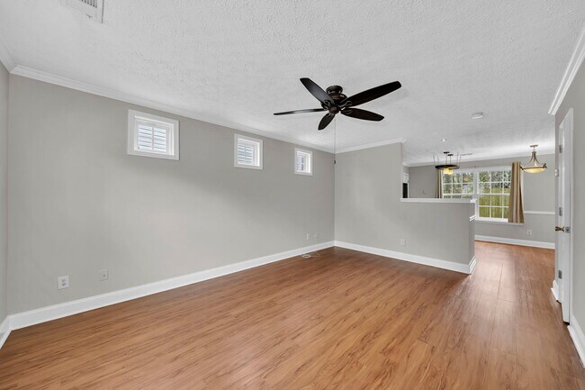 Building Photo - 225 Osmanthus Way