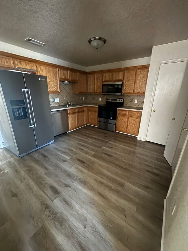 Building Photo - 2917 Sunflower Trail