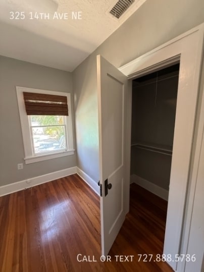 Building Photo - 325 14th Ave NE