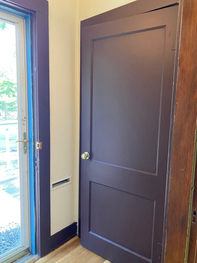 Building Photo - 335 E Elizabeth St