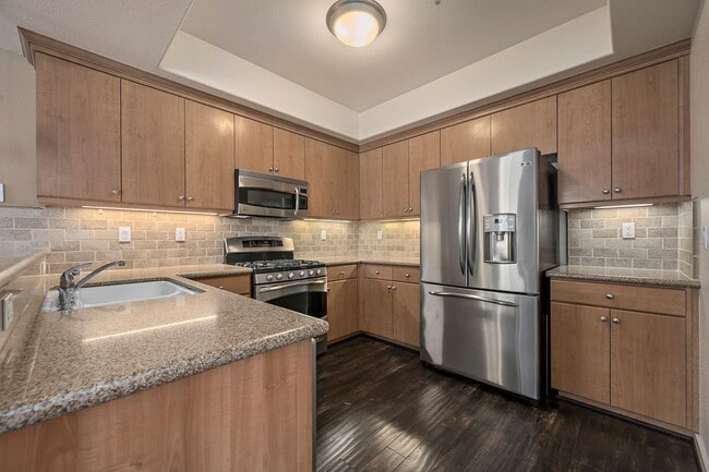 Building Photo - Luxury 2 Bedroom, 2.5 Bath Townhome Near D...