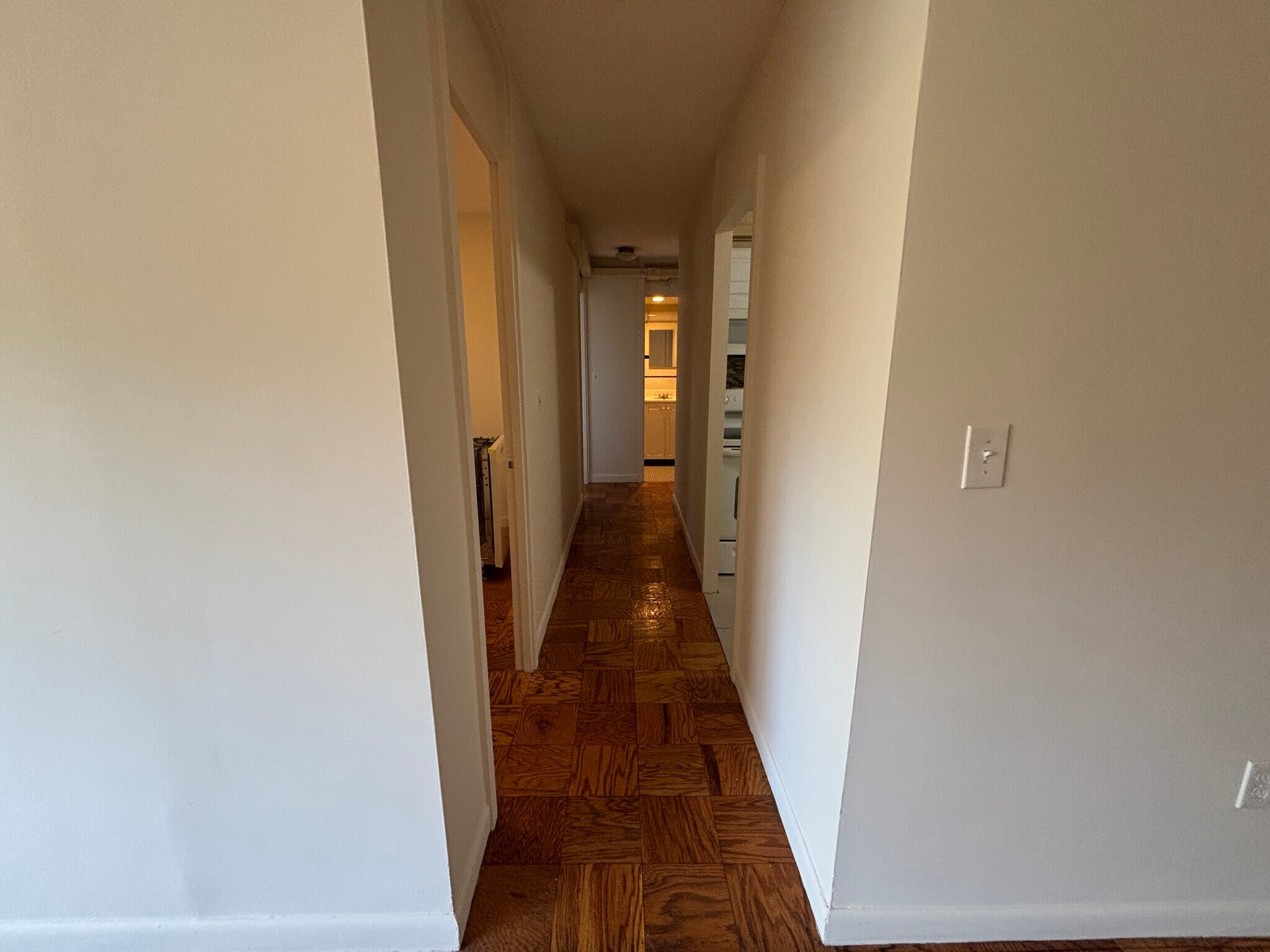 Building Photo - 16 Monmouth Ct