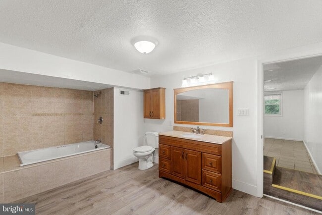 Building Photo - 45629 Frank Hayden Ln