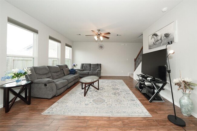 Building Photo - 3022 Bugatti Dr