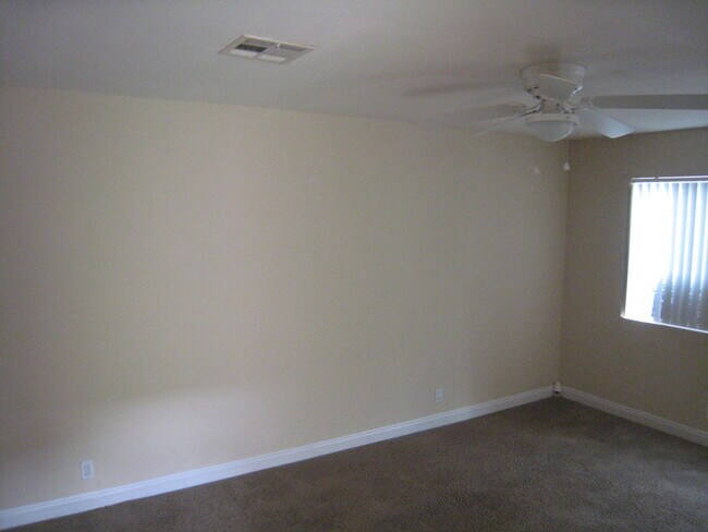 Building Photo - Affordable Two Bedroom Condo in a Great Location