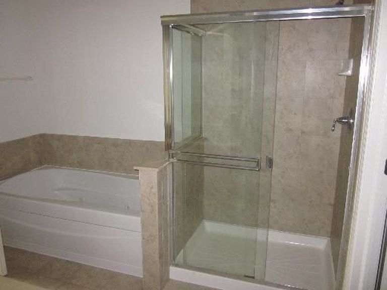 master suite bath/shower - 281 Hickory Lane