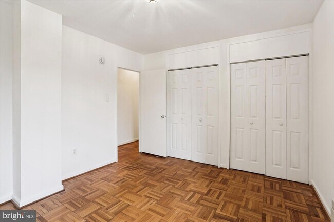 Building Photo - 4000 Tunlaw Rd NW