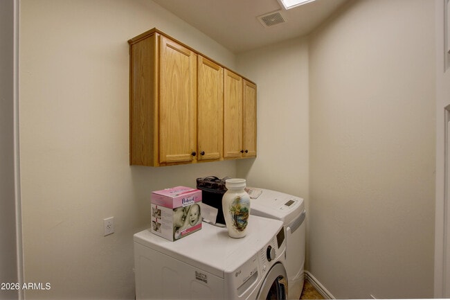 Building Photo - 1918 E Marilyn Rd