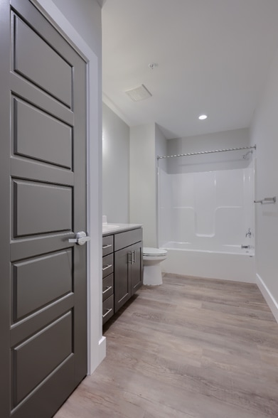 Building Photo - 117 W Main St