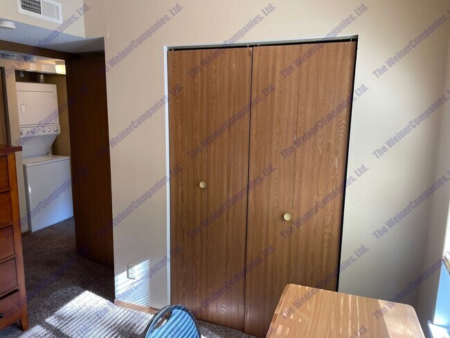 Building Photo - Furnished 4-Bedroom, 2-Bath Condo on Campus