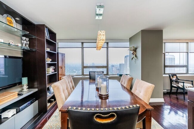 Building Photo - 2800 N Lake Shore Dr