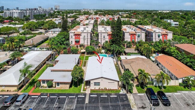 Building Photo - 1037 N Victoria Park Rd