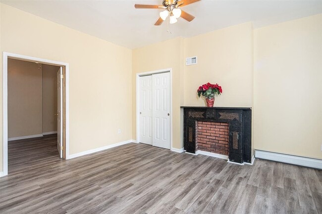 Building Photo - 13 E 52nd St