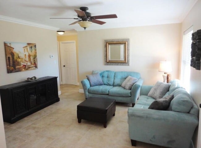 Building Photo - 280 Anderson Dr