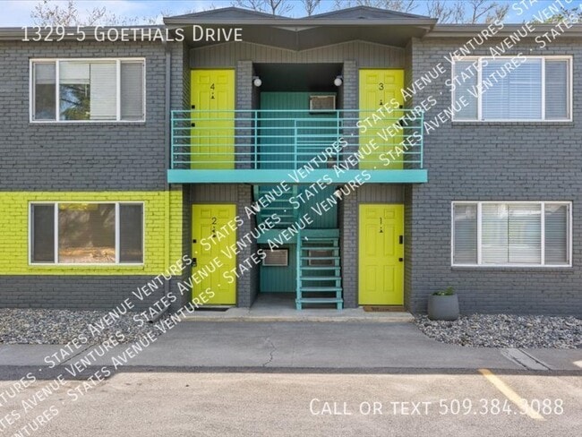 Building Photo - 1329 Goethals Dr