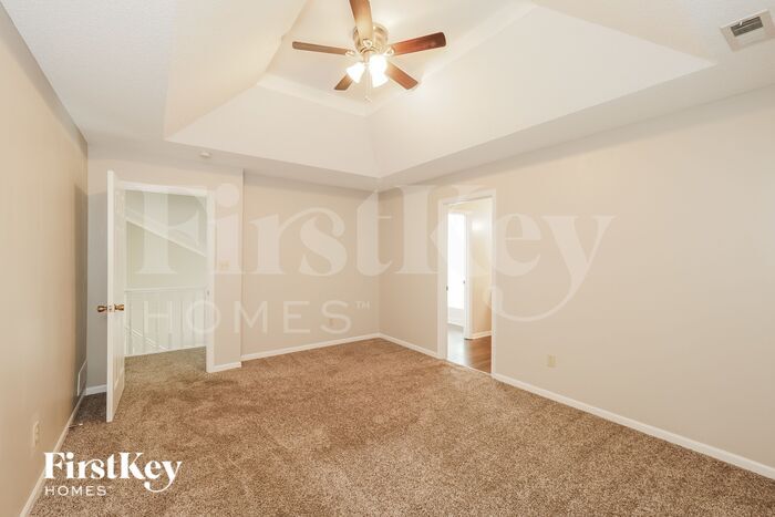 Building Photo - 16110 Spring Valley Rd