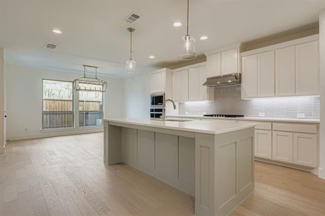 Building Photo - 3529 Kings Ct Dr