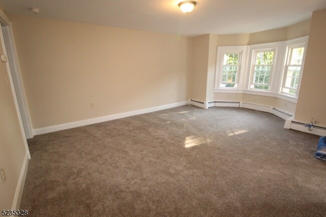 Building Photo - 28 White Meadow Ave