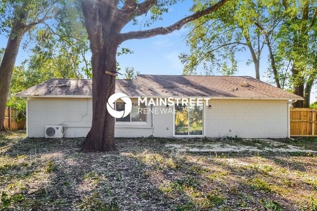 Building Photo - 3 Bedroom Pet-Friendly Home in Apopka, FL with Main Street Renewal