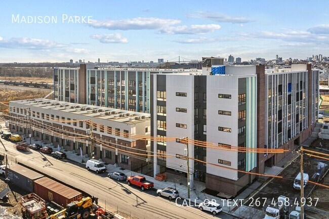 Building Photo - 2230 E Somerset St