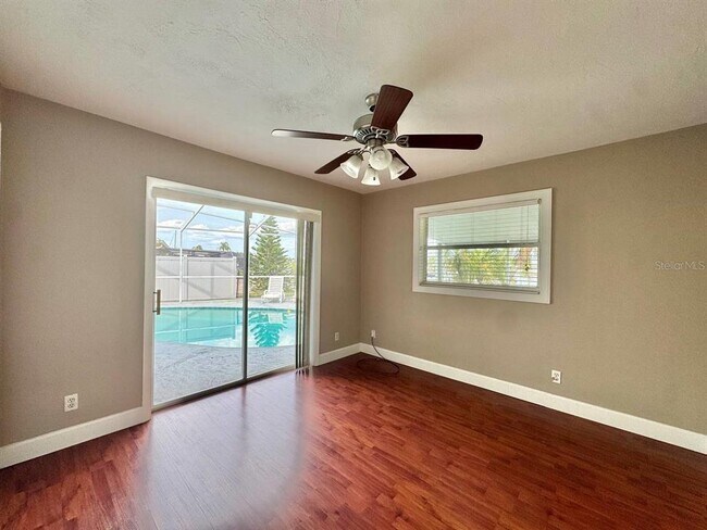 Building Photo - 6316 Lake Sunrise Dr