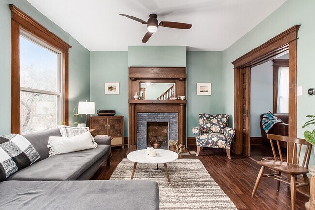 Building Photo - 234 E 7th Ave