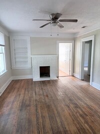 Building Photo - 3 Bed 1 Bath For Rent