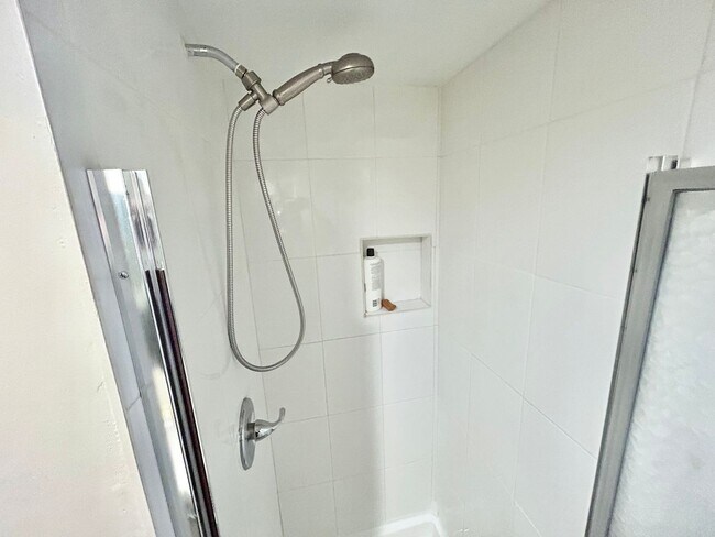 Building Photo - 7953 Meadow Dr