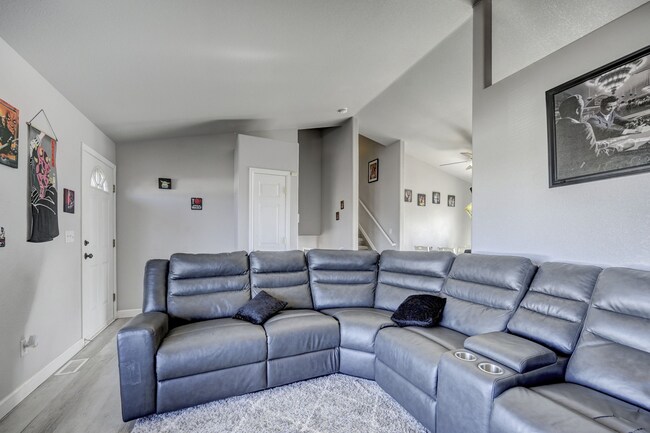 Building Photo - 688 S Watkins Dr