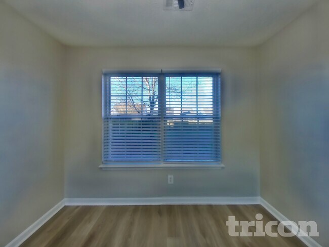 Building Photo - 3011 Deer Trail Dr