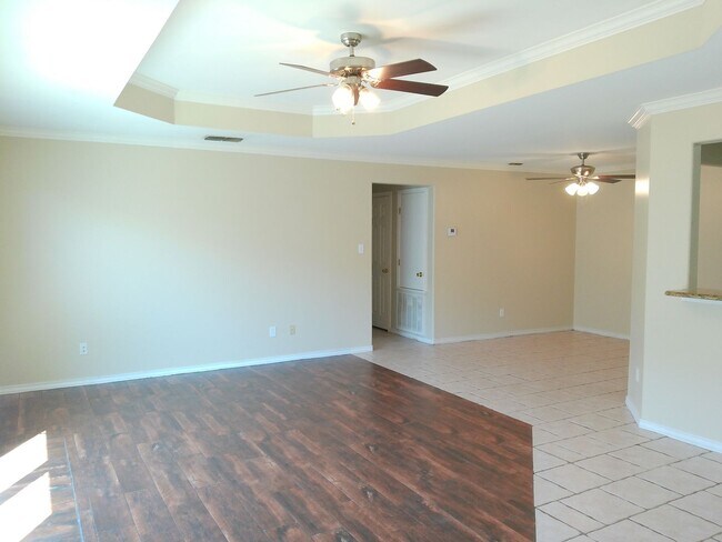 Building Photo - 610 Kaipo Dr