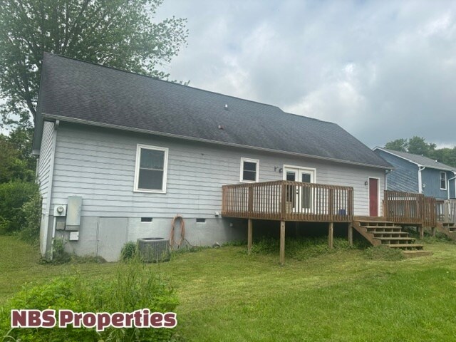 Building Photo - 7404 Foxglove Ln