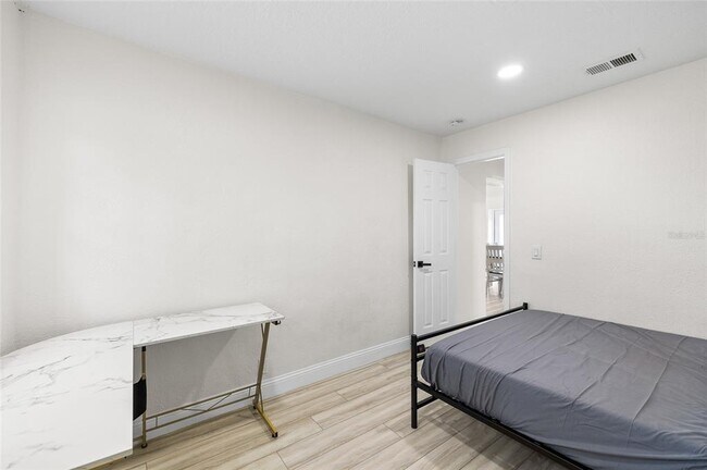 Building Photo - 4920 30th Ave N