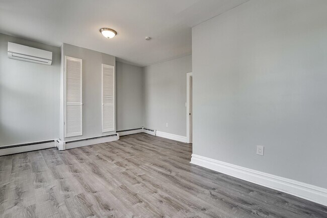 Building Photo - 214 Olean Ave