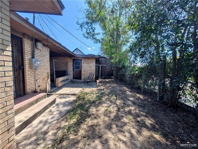 Building Photo - 14 Fresno Ave