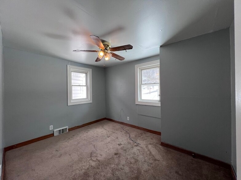 Building Photo - 303 Ohio Ave