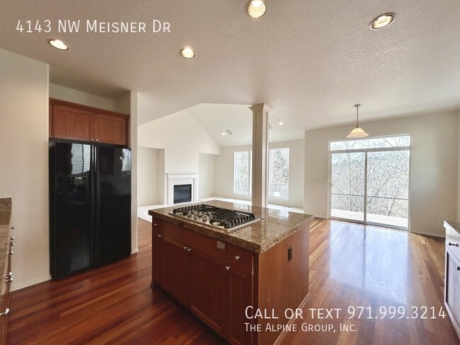 Building Photo - 4143 NW Meisner Dr