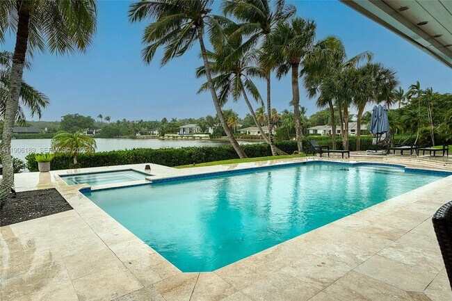 Building Photo - 415 Rovino Ave