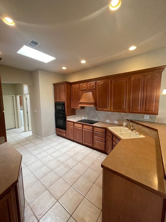 Building Photo - Gorgeous Home in Sonoma Ranch off Golf Club Rd!