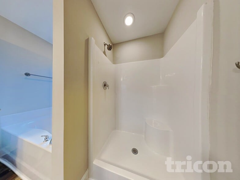 Building Photo - 228 Hallmark Cir