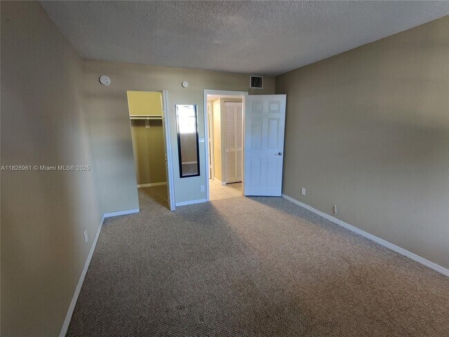 Building Photo - 4550 NW 9th St