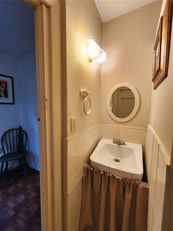 Building Photo - 1030 NE 9th St