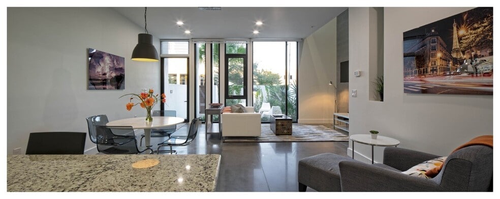 Building Photo - 154 2nd St SW