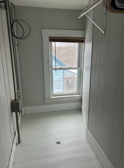 Building Photo - 12 Church St