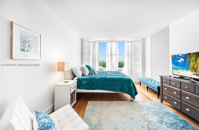 Building Photo - 7441 Wayne Ave