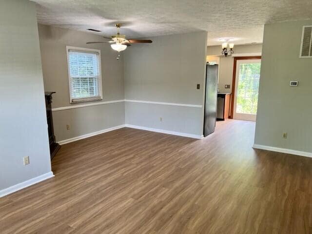 Building Photo - 3500 Warwick Dr
