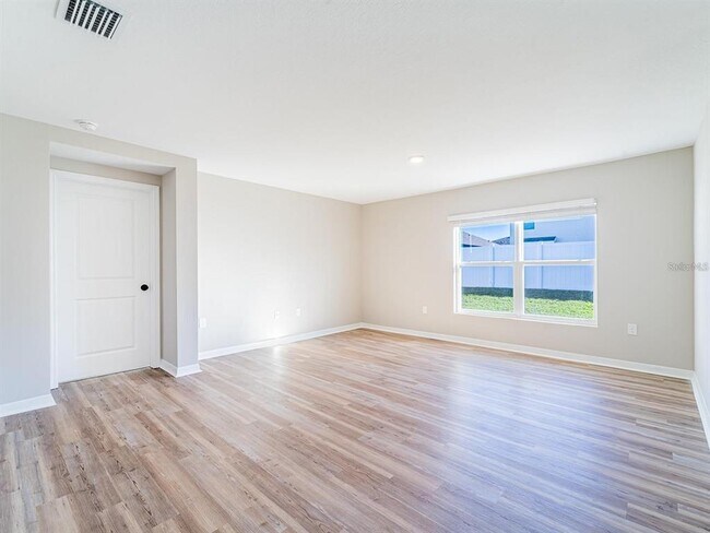 Building Photo - 13748 Wineberry Dr